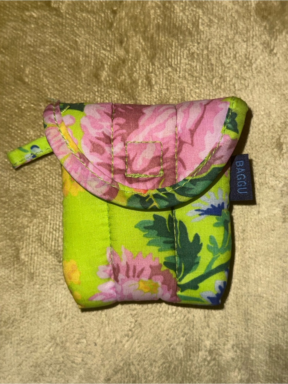 BAGGU Puffy Earbud Case Vintage Floral